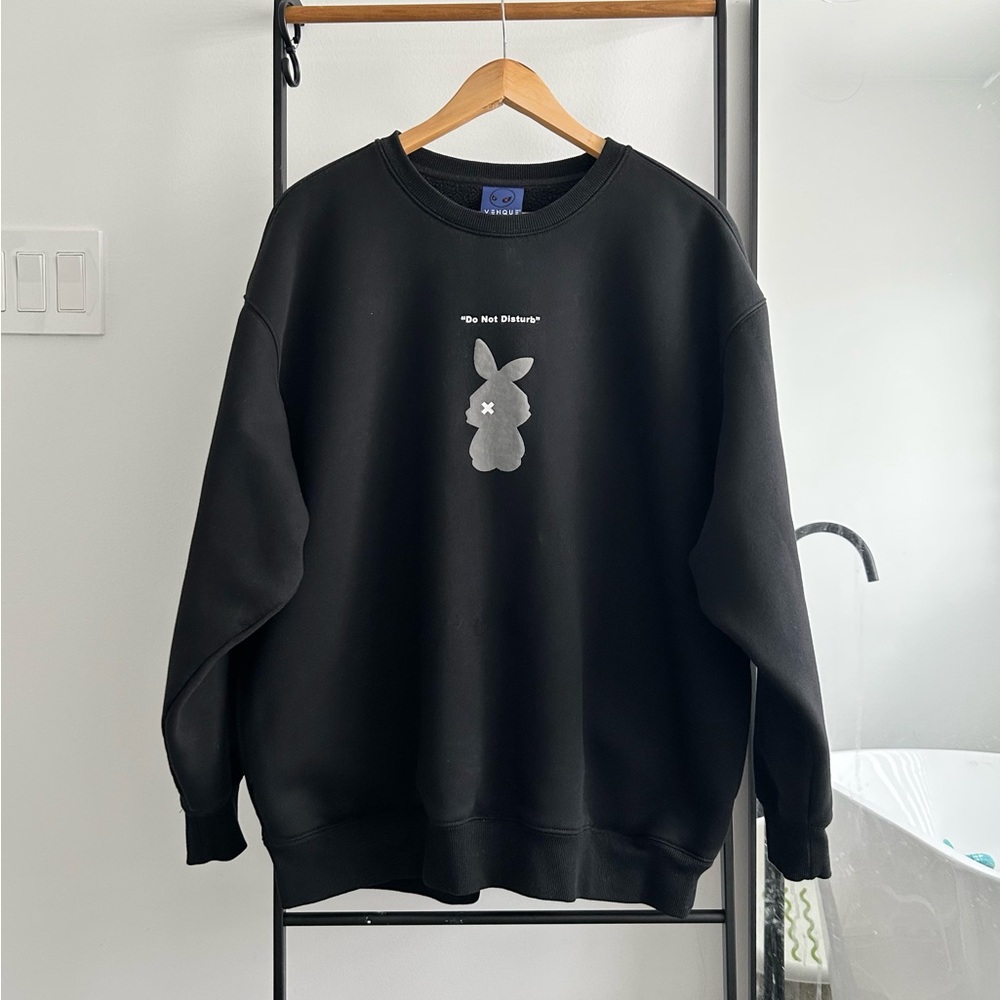 Unisex Sweatshirt with Graphic Design, size L